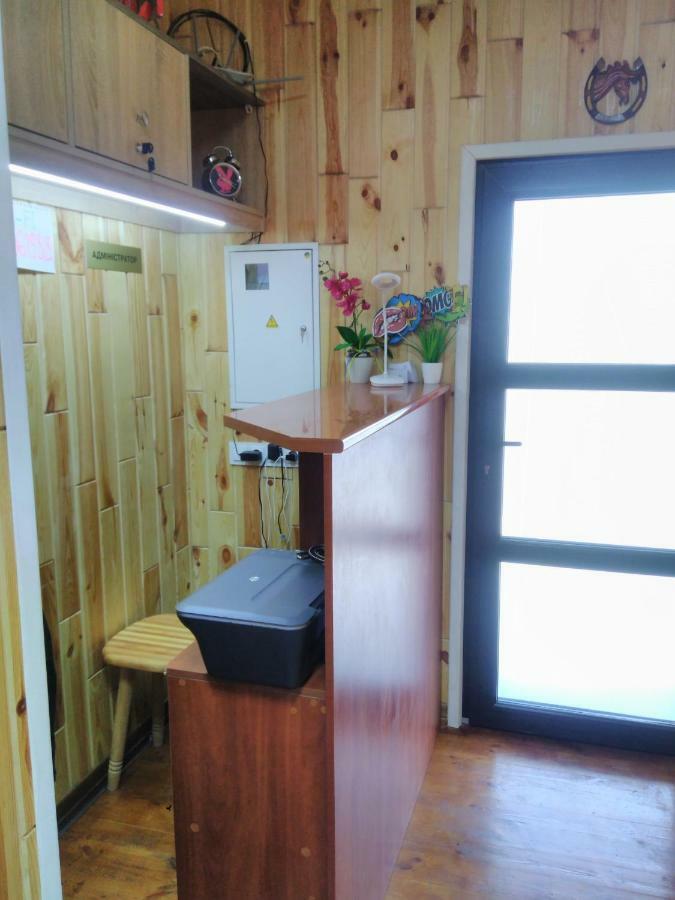 Отель "Swallow House" Tsjerkasij Eksteriør bilde